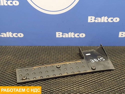 Накладка на порог правый